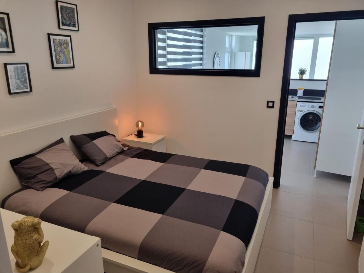 Maisonnette Entierement Renovee Givet Exterior photo